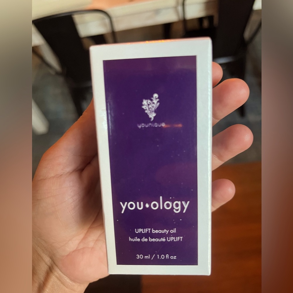 Younique uplift beauty serum